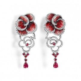 Red carpet earrings