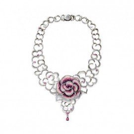 Rose carpet necklace